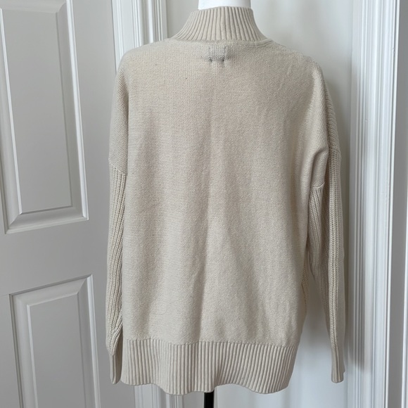 Gap knit oversized cable sweater - Picture 2 of 3